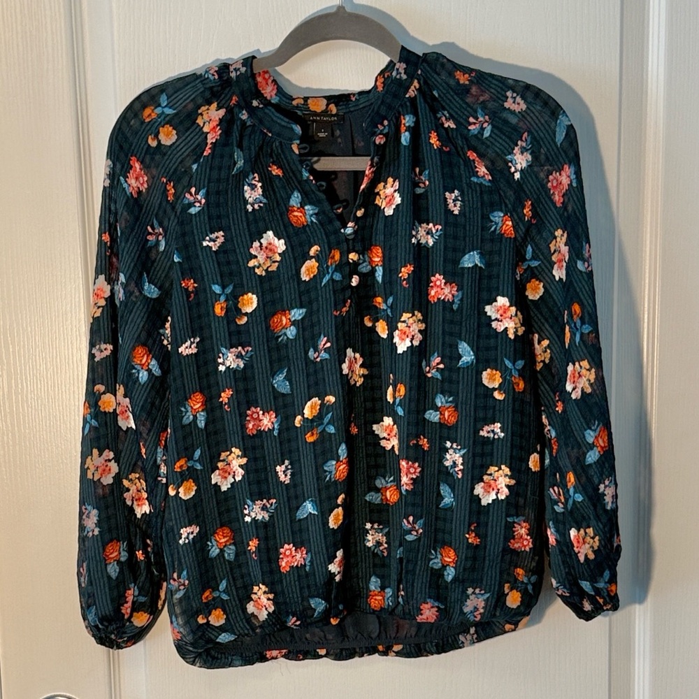 Ann Taylor Floral Print Women's Top - Multicolor Button Neck Elastic Waist Sz S